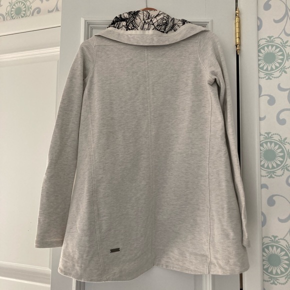 Lululemon savasana method wrap ghost nesting bird jacket size 6 - Picture 8 of 10